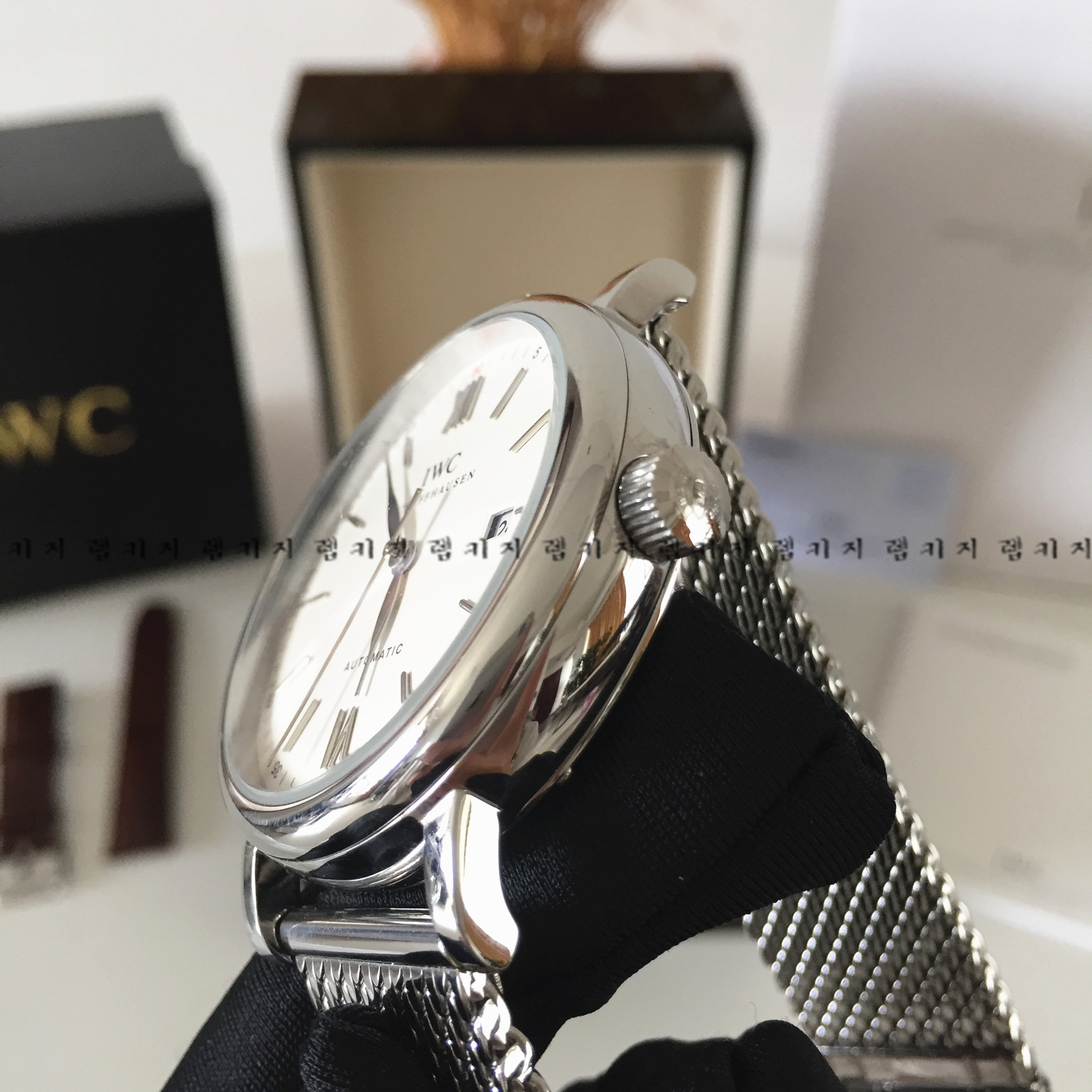 IWC 포르토피노 화이트 메쉬 메탈시계